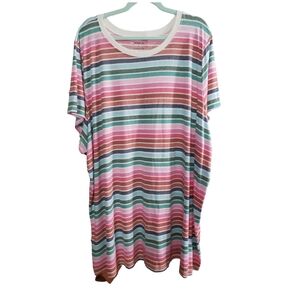 🦄 NWOT TORRID Classic Fit Tee Sz 6 (30)